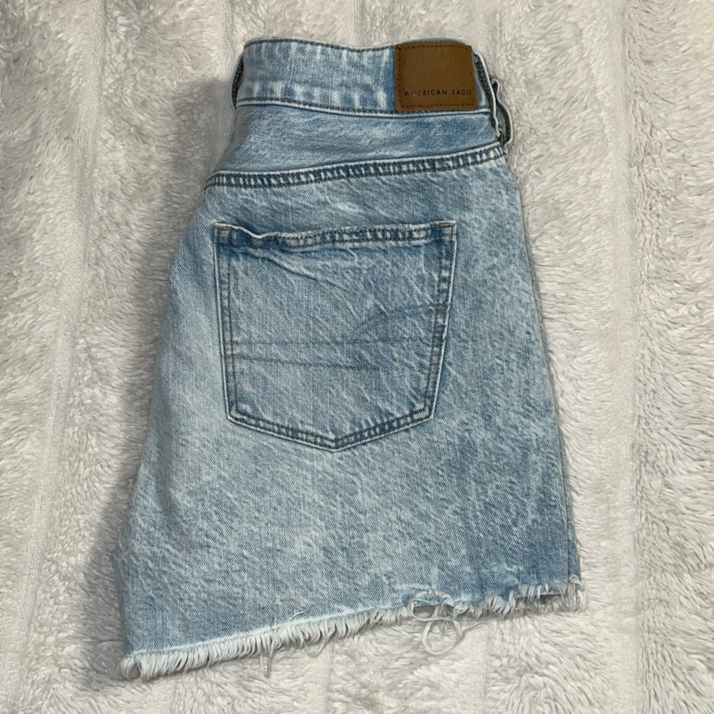 NWT American Eagle Light Wash Distressed Denim Shorts